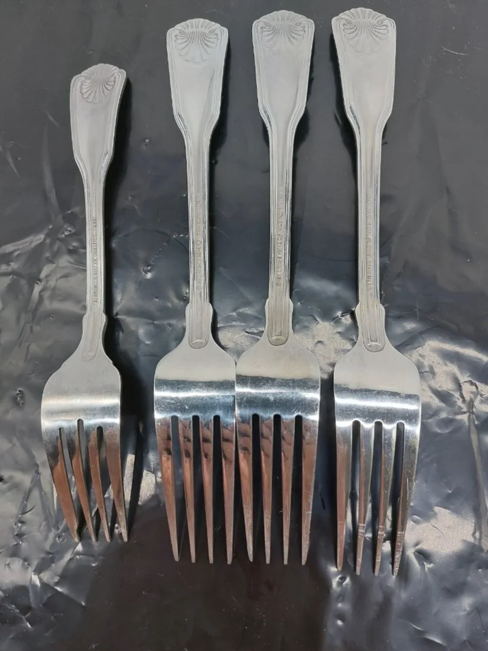 International dinner forks